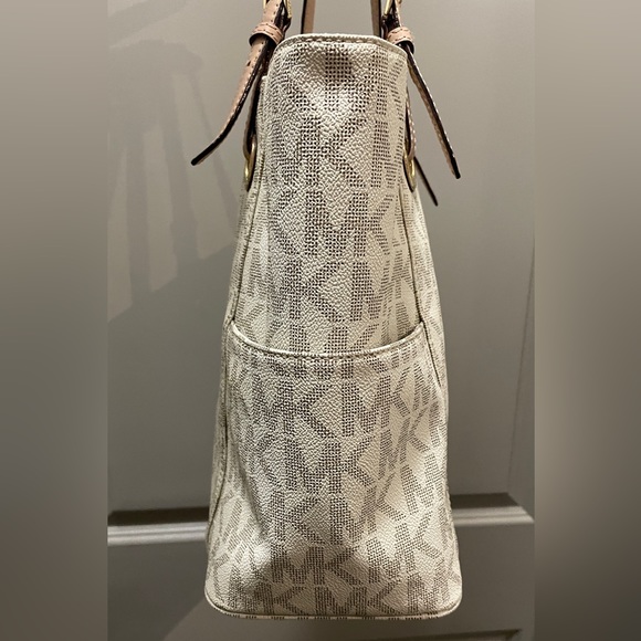 Michael Kors Jet Set Tote Bag - Picture 2 of 14